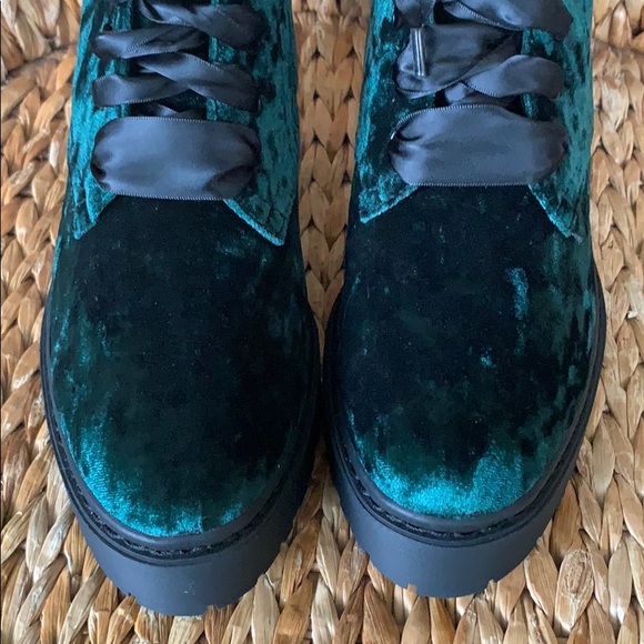NIB 🕷Widow Emerald Green Velvet Combat Boots - Picture 6 of 8
